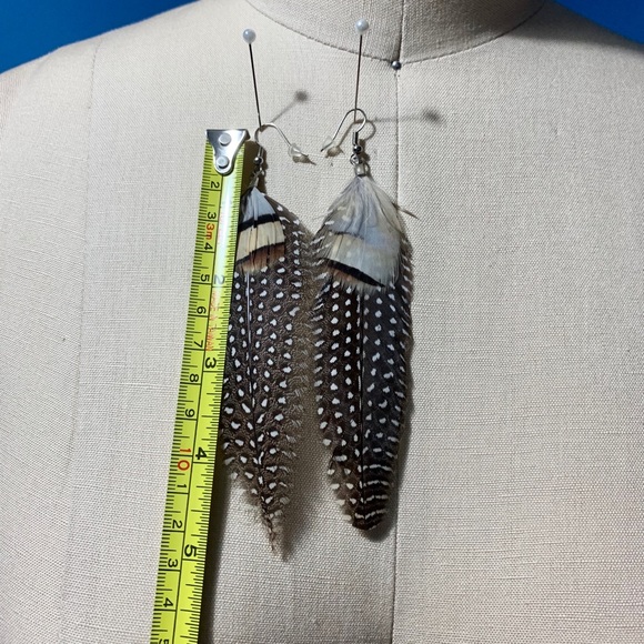 Feather earrings. 💥💥 costume jewelry💥💥 - Picture 2 of 3